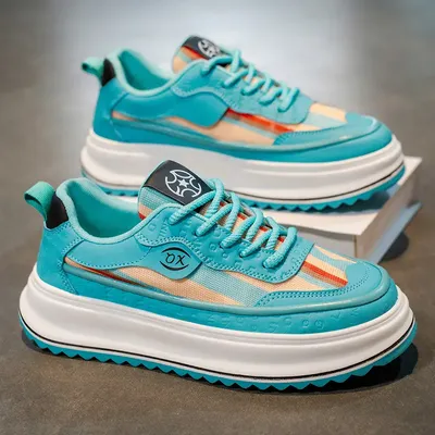 COMFORTABLE SPORTS SHOES